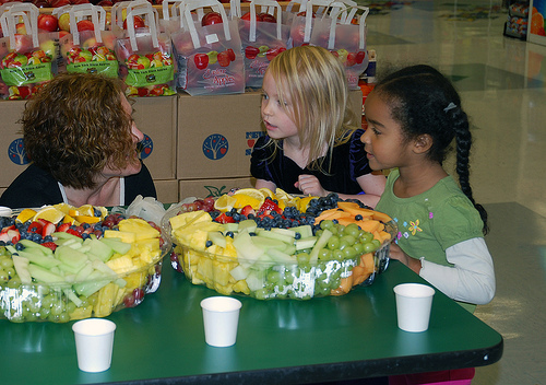 Kids Eating Healthy Fruits